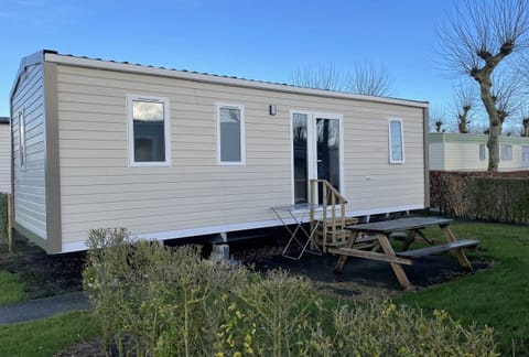 Exterior of Holiday Park Klein Strand - Cottage 6p