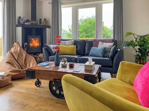 Enjoy a lazy evening after sightseeing. | Go Ye Cottage, Achmore