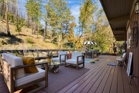 Large wraparound deck