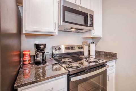 Unit 1 - Fully equipped kitchen