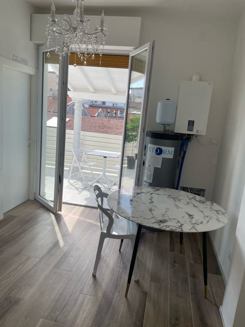 Single Room | Living area