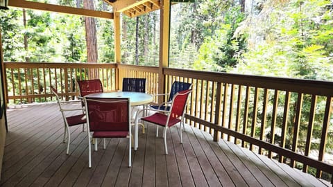  Outdoor Dining Area with Beautiful Forest Views!