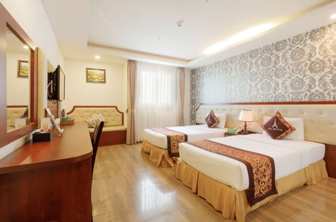 Deluxe Twin Room, Sea View | Minibar, in-room safe, individually decorated, desk