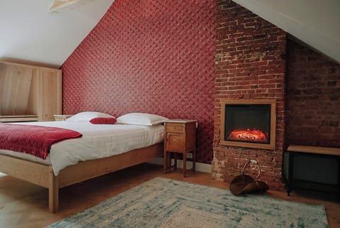 Suite, City View | Free WiFi, bed sheets