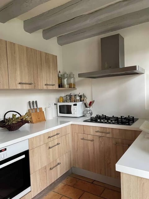 9022bae4-fc18-445c-98e9-586e57d7193d