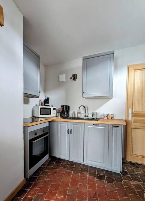 c884c5f6-d4e3-4993-aea1-bb92ee07ce2d