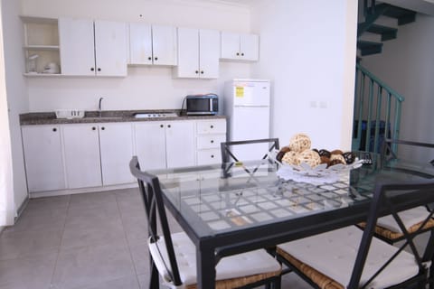 Three Bedroom Apartment | Private kitchen