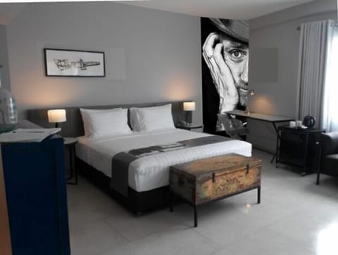 Deluxe Room | Premium bedding, in-room safe, desk, iron/ironing board