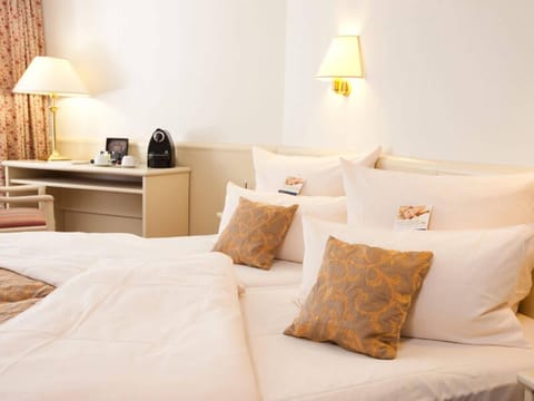 Junior Suite | In-room safe, soundproofing, rollaway beds, free WiFi