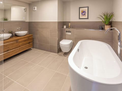 Bathroom | New York Style Loft Apartment, Leith
