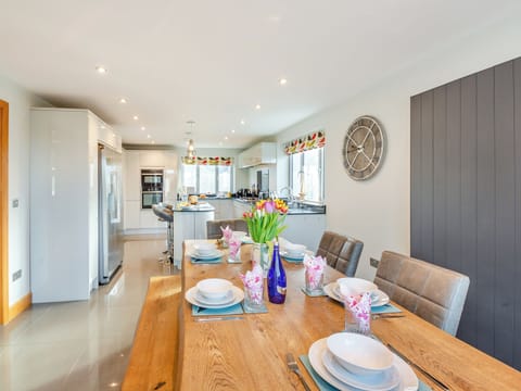 Kitchen/diner | Hafod Y Morfa - Salop Caravans, Harlech