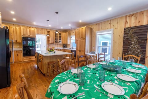 Main Level | Dining | Kitchen