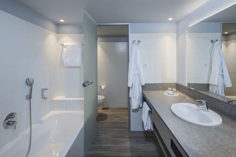 Family Suite, Balcony (Falky Maxi) | Bathroom | Free toiletries, hair dryer, bathrobes, slippers