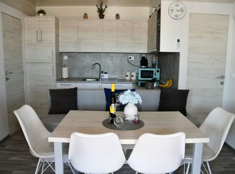 Mobile Home (Mobile Home With Terrace And Sea View) | Private kitchen | Fridge