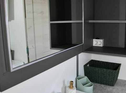 Mobile Home (Mobile Home With Terrace And Sea View) | Bathroom | Towels