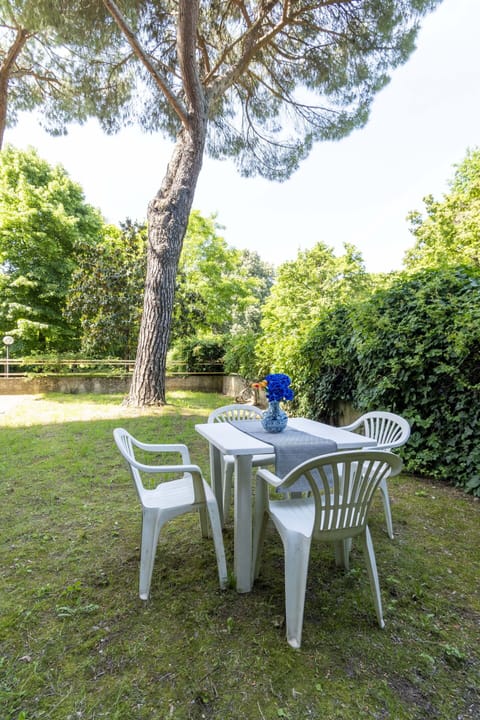 Furniture, Outdoor Furniture, Chair, Shade, Garden, Outdoor Table, Lawn, Backyard, Yard, Landscaping