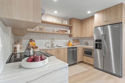 Sleek and modern kitchen. (Point View Luxe)