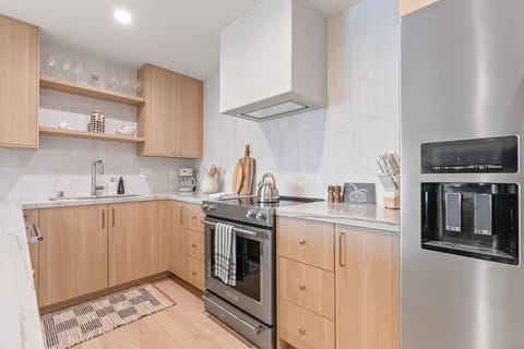 Fully equipped kitchen.