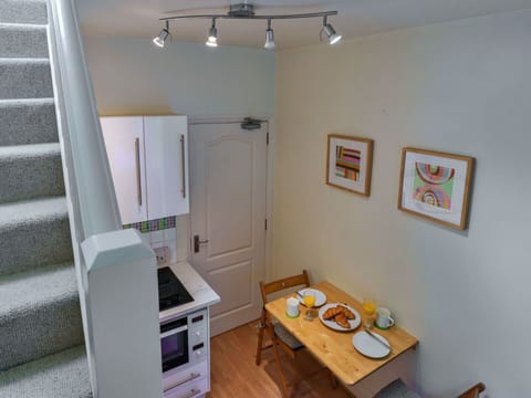 Flooring, Wood, Interior Design, Floor, Ceiling, Lighting, Furniture, Room, Kitchen, Light Fixture