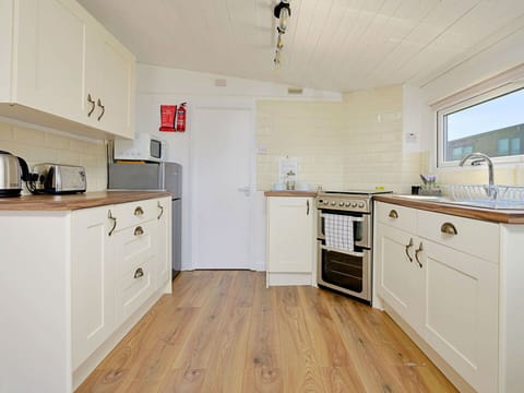 House, Cottage, Freezing, Village, Mountain Village, Resort, Snow, Winter, Alps