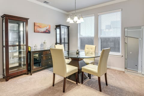 House (5 Bedrooms) | Interior