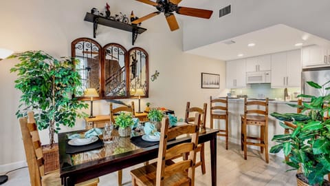 Dining for 4 and 3 more stools at the kitchen bar...