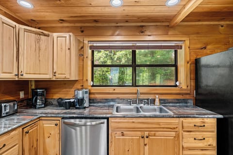 Fully Equipped Kitchen with Stainless Steel