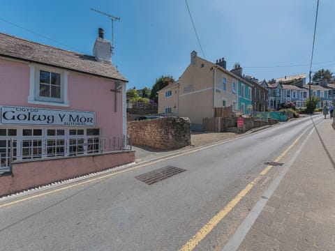 Exterior | Spring Gardens, New Quay