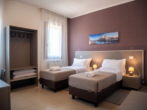 Classic Twin Room, City View | Desk, laptop workspace, free WiFi