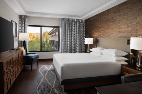 Room, 1 King Bed, Patio | Premium bedding, down comforters, in-room safe, desk