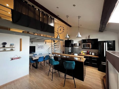 ded3a48a-8c6d-46fd-b38c-e9519b1996f2