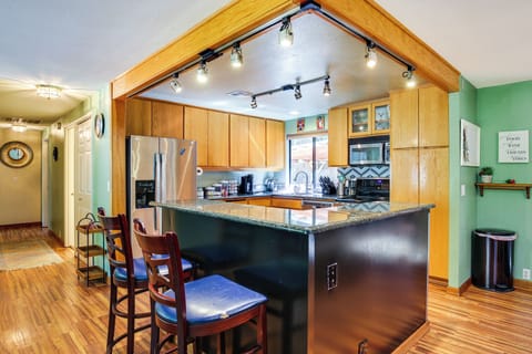 House (4 Bedrooms) | Interior