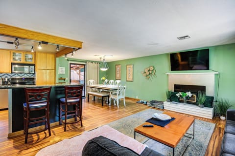 House (4 Bedrooms) | Front of property