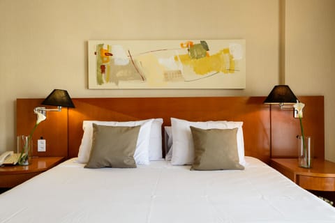 Bedroom with double bed.