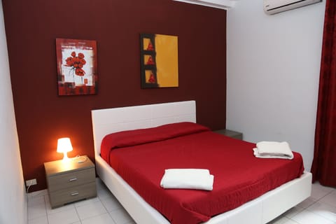 Standard Double Room | Premium bedding, free cribs/infant beds, rollaway beds, free WiFi