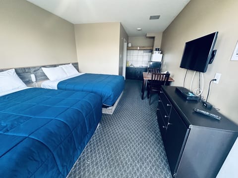 Room, Multiple Beds | 1 bedroom, desk, laptop workspace, soundproofing