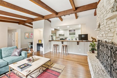 House, 3 Bedrooms | Living area | Smart TV