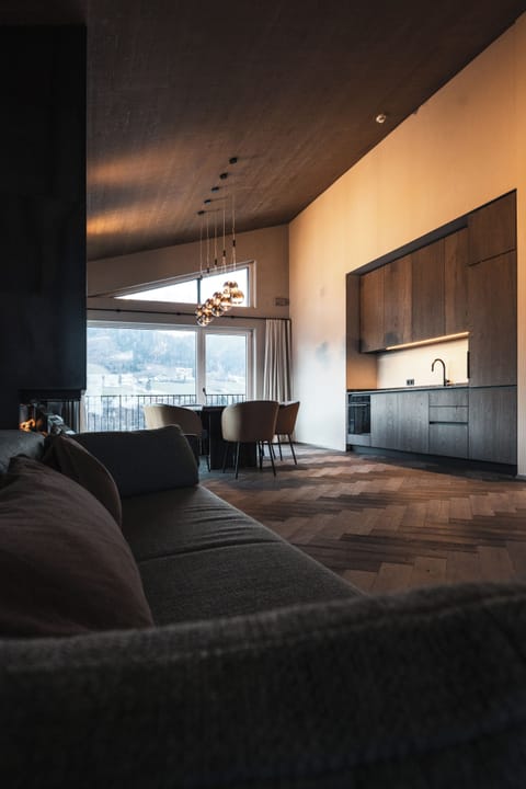 Panoramic Suite, Mountain View | Desk, laptop workspace, free WiFi