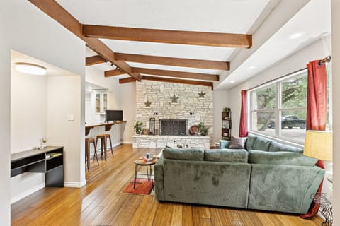 Furniture, Indoors, Living Room, Floor, Flooring