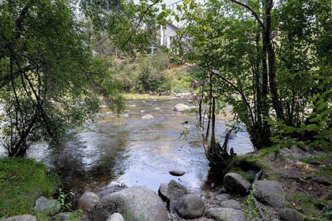 Short walk to the Eagle Valley trail and the Eagle River!