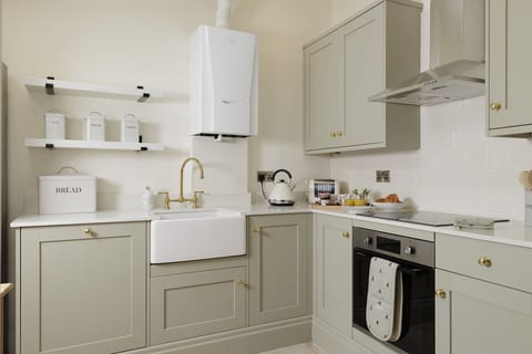 Flat 1 Martins House Kitchen - StayCotswold