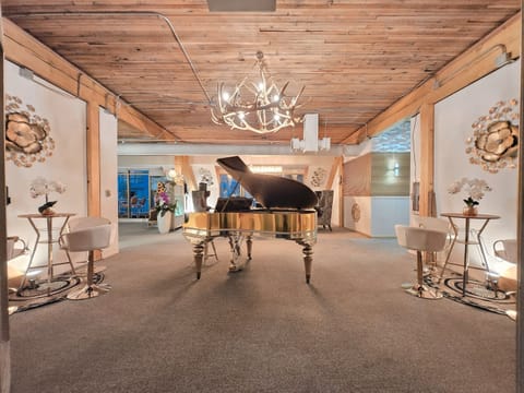 Golden Grand Entrance 