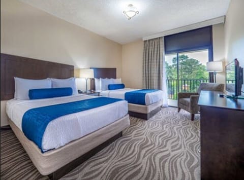 Suite, 2 Double Beds, Lake View (Park view Suite) | In-room safe, blackout drapes, iron/ironing board, free WiFi