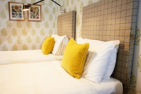 Twin Room | Premium bedding, individually decorated, individually furnished, desk