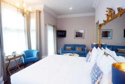 Premium Room | Premium bedding, individually decorated, individually furnished, desk