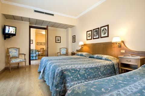 Apartment, 1 Bedroom, Partial Lake View (4 pax) | In-room safe, desk, laptop workspace, cribs/infant beds