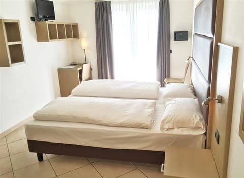 In-room safe, desk, soundproofing, free WiFi