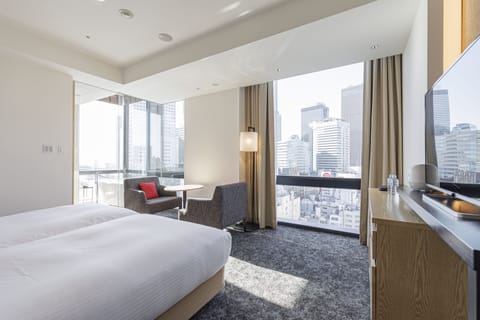 Premium Twin Room with View from Bathroom (Floor 15-16), Non-Smoking | In-room safe, desk, free WiFi, bed sheets