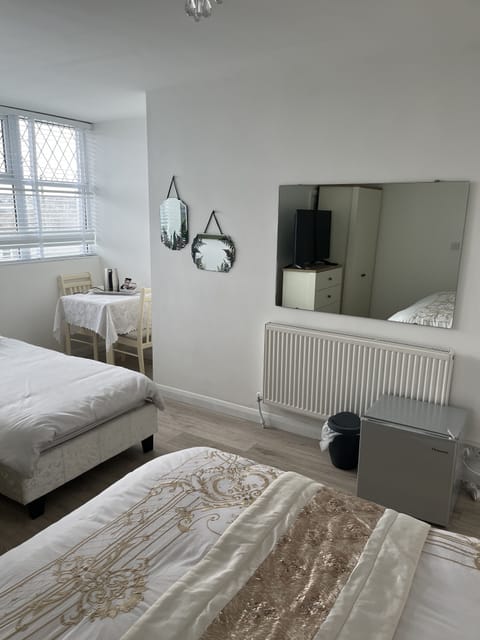 Family Quadruple Room, 1 Bedroom | Hypo-allergenic bedding, iron/ironing board, free WiFi, bed sheets