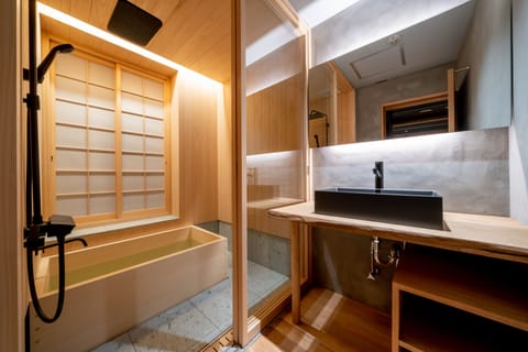 Deluxe Japanese Style Room, Non Smoking | Bathroom | Separate tub and shower, rainfall showerhead, free toiletries